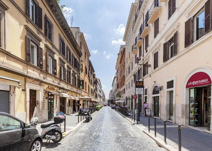 Spanish Steps Historic Apartment